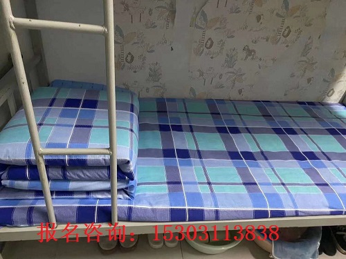 石家莊鐵路學校開學用帶被辱嗎